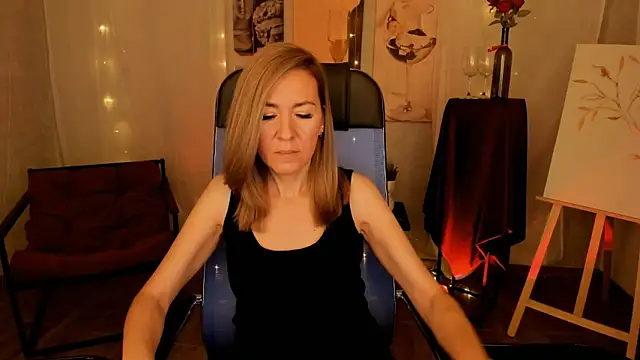 DonnaSmitth online show from 12-15-25, 02:10