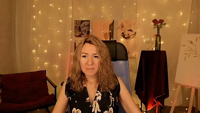 DonnaSmitth online show from 12-18-25, 03:29