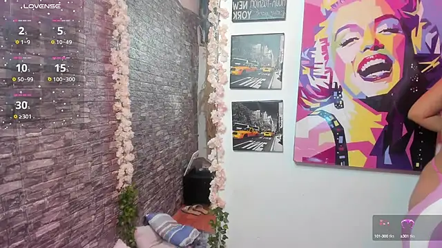 Snapshot of valery__star chatting on 10-17-25, 12:19 valery star online show from 10-17-25, 12:19