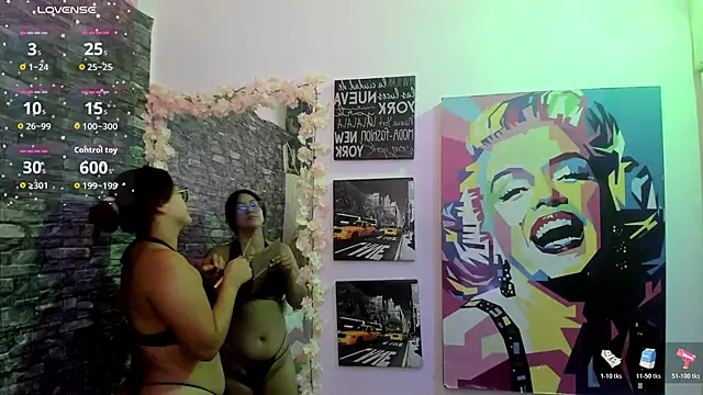 Snapshot of valery__star chatting on 10-24-25, 01:29 valery star online show from 10-24-25, 01:29