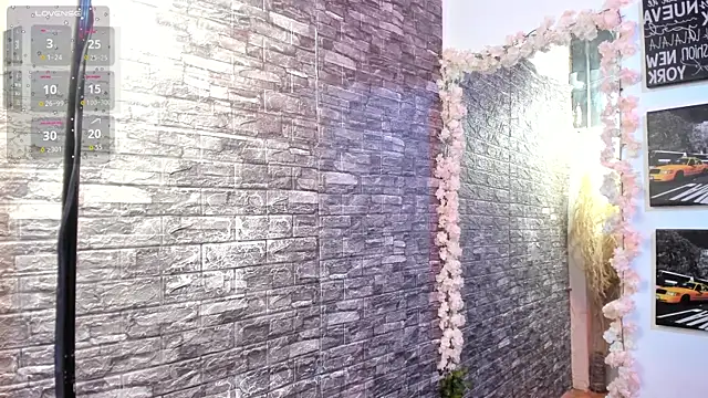 Snapshot of valery__star chatting on 10-31-25, 12:50 valery star online show from 10-31-25, 12:50