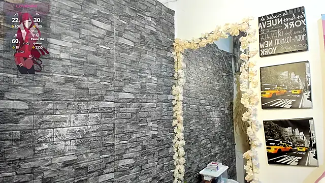 Snapshot of valery__star chatting on 11-13-25, 01:10 valery star online show from 11-13-25, 01:10