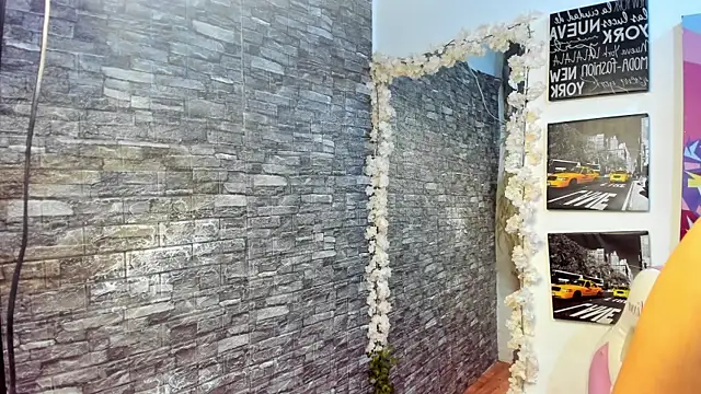 Snapshot of valery__star chatting on 11-14-25, 12:37 valery star online show from 11-14-25, 12:37