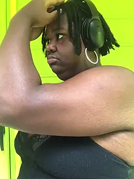 Snapshot of GoddessMiyaa chatting on 10-12-25, 04:06 GoddessMiyaa online show from 10-12-25, 04:06