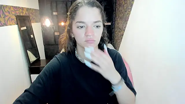 Snapshot of Mia_Carter__ chatting on 10-28-25, 07:38 Mia Carter online show from 10-28-25, 07:38