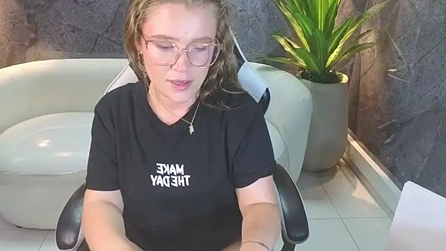 carla tp online show from 10-10-25, 12:59