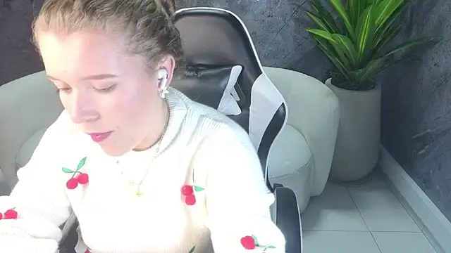 carla tp online show from 11-04-25, 01:21