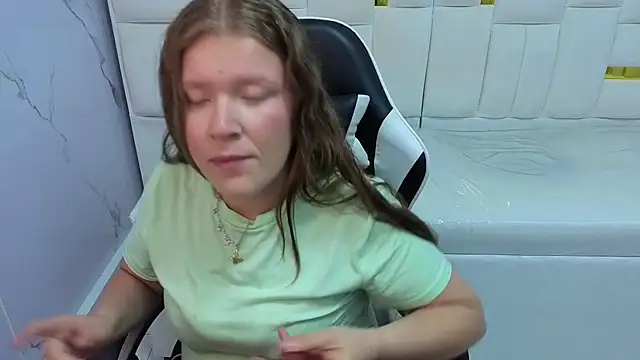 carla tp online show from 11-19-25, 01:44