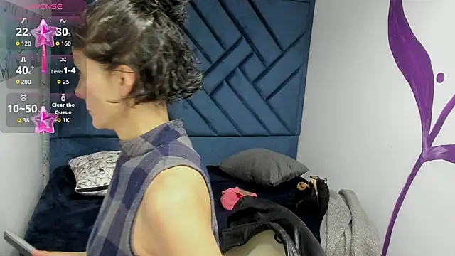 Valery More   online show from 10-11-25, 12:15