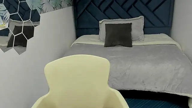 Valery More   online show from 11-29-25, 12:19