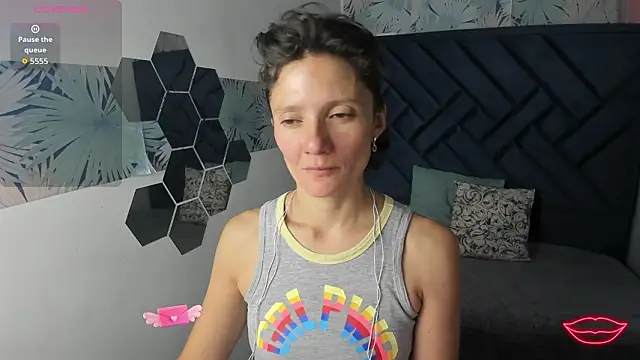 Valery More   online show from 02-04-26, 01:17