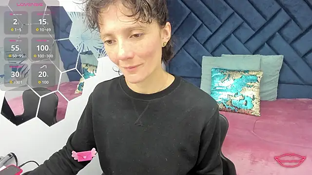 Valery More   online show from 02-12-26, 01:17