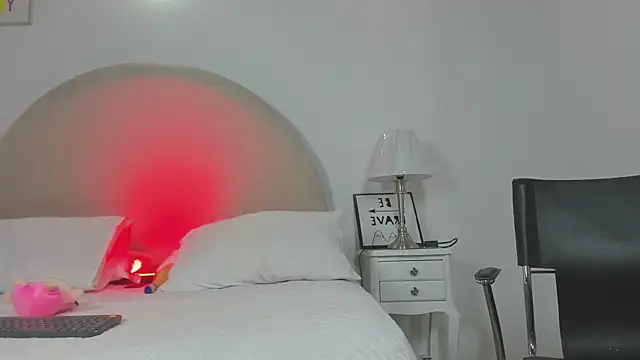 charlotte  queen online show from 10-14-25, 02:29