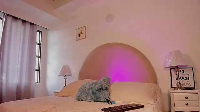 charlotte  queen online show from 11-20-25, 01:22