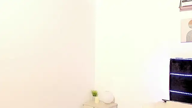 Taylormaccurdy  online show from 11-19-25, 02:17