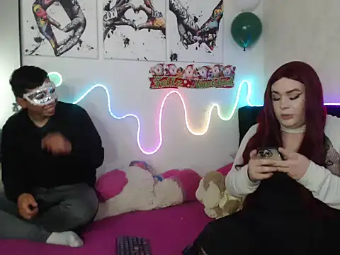 Redvelvett22 online show from 11-29-25, 03:42