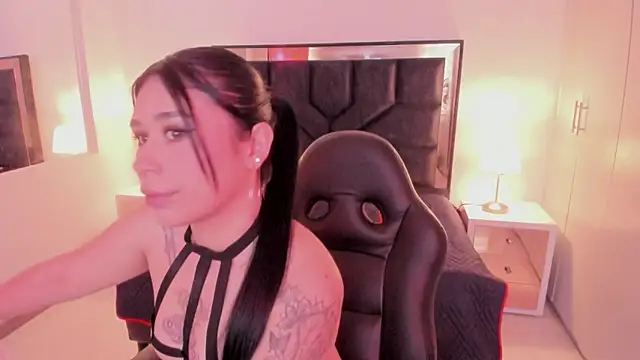 Snapshot of SusanVilla chatting on 11-06-25, 07:37 SusanVilla online show from 11-06-25, 07:37