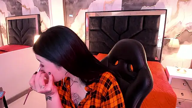 Snapshot of SusanVilla chatting on 11-19-25, 07:36 SusanVilla online show from 11-19-25, 07:36