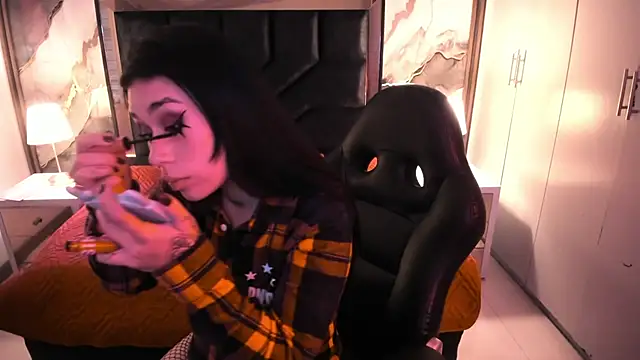 Snapshot of SusanVilla chatting on 11-21-25, 08:18 SusanVilla online show from 11-21-25, 08:18