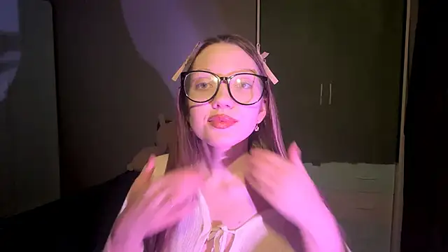 EmiIyKitty online show from 11-10-25, 07:24