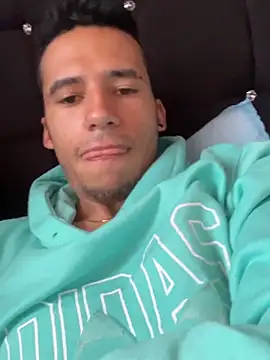 Snapshot of wiland_hot23 chatting on 09-28-25, 03:17 wiland hot23 online show from 09-28-25, 03:17