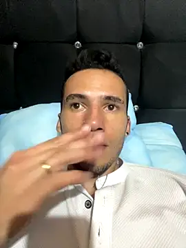 Snapshot of wiland_hot23 chatting on 10-02-25, 05:14 wiland hot23 online show from 10-02-25, 05:14