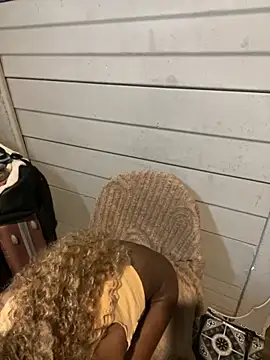 gingergirl67  online show from 10-23-25, 09:35