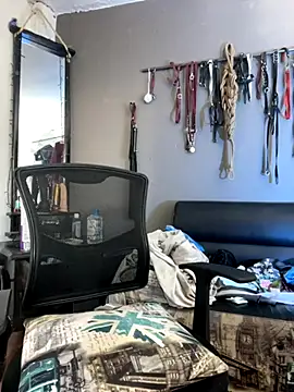 MadamLeRouge online show from 12-04-25, 02:15