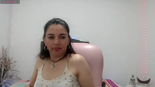 Snapshot of astrolover_ chatting on 10-16-25, 01:17 astrolover online show from 10-16-25, 01:17