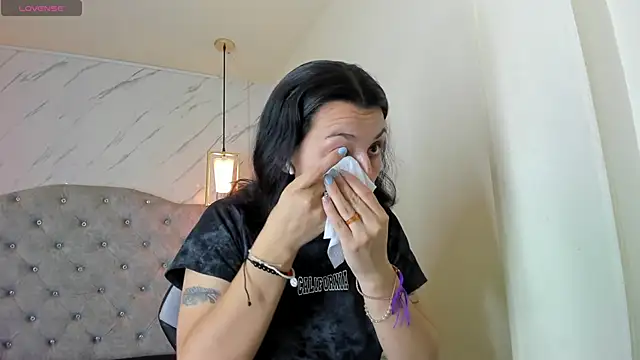 Iris  77 online show from 10-06-25, 06:38