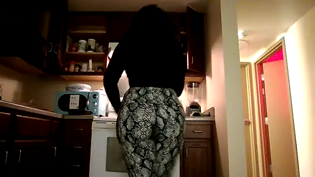 Snapshot of bellacagyal chatting on 10-26-25, 11:31 bellacagyal online show from 10-26-25, 11:31