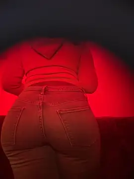 Snapshot of bellacagyal chatting on 11-23-25, 10:42 bellacagyal online show from 11-23-25, 10:42