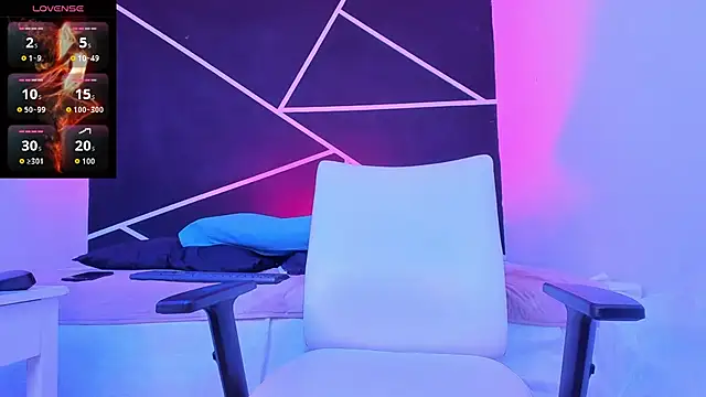 VynnyBlacke  online show from 10-12-25, 08:08