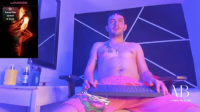 VynnyBlacke  online show from 11-25-25, 09:48