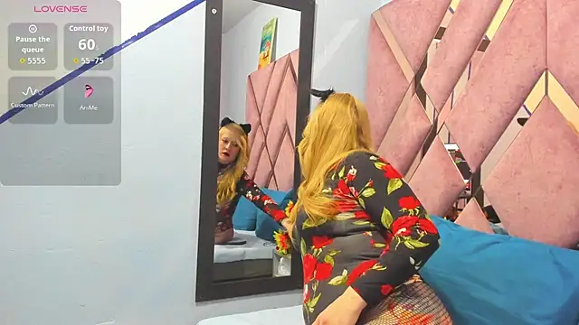 AliceCat 01 online show from 10-15-25, 12:00