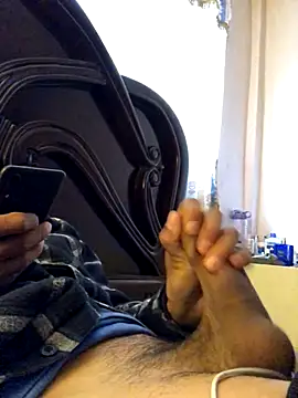 Snapshot of Charly4_20 chatting on 10-16-25, 04:08 Charly4 20 online show from 10-16-25, 04:08