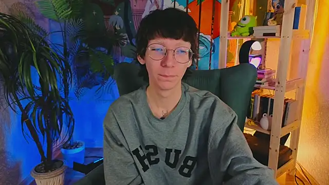 TommieHi online show from 10-25-25, 05:26