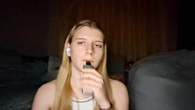 LynteriLain online show from 10-12-25, 08:08