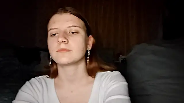 LynteriLain online show from 10-24-25, 10:39