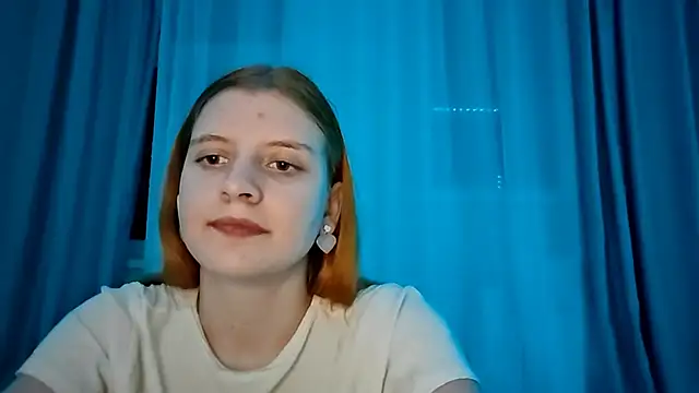 LynteriLain online show from 11-06-25, 07:37