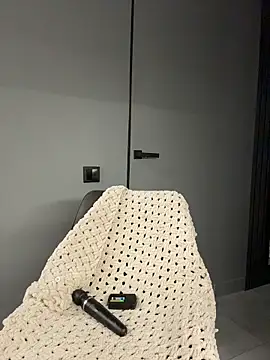 Snapshot of xdjin chatting on 10-22-25, 10:04 xdjin online show from 10-22-25, 10:04