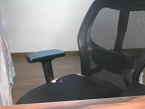 mooonlightbaby online show from 12-17-25, 04:35