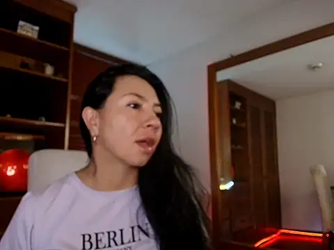 Talia  velvet online show from 12-22-25, 11:29