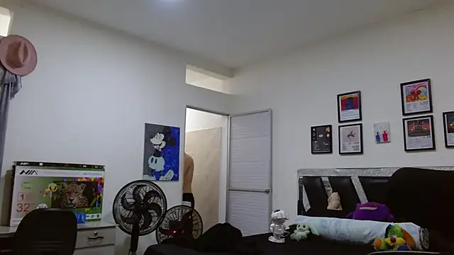 Snapshot of Sebasxxl12 chatting on 02-10-26, 05:28 Sebasxxl12 online show from 02-10-26, 05:28