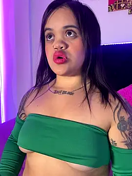 Snapshot of Sussyroxxx chatting on 10-11-25, 07:07 Sussyroxxx online show from 10-11-25, 07:07