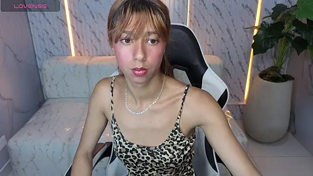 Snapshot of Terry_tx chatting on 10-08-25, 12:58 Terry tx online show from 10-08-25, 12:58