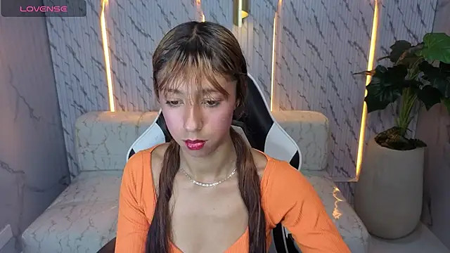 Snapshot of Terry_tx chatting on 10-11-25, 12:47 Terry tx online show from 10-11-25, 12:47