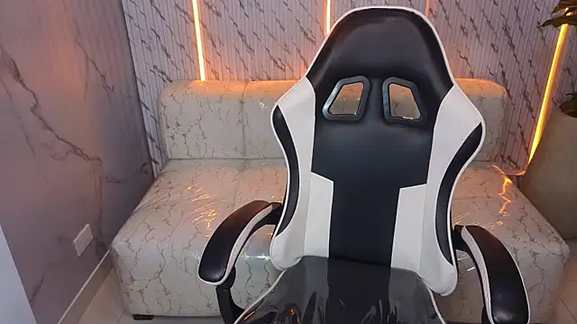 Snapshot of Terry_tx chatting on 11-06-25, 01:12 Terry tx online show from 11-06-25, 01:12