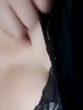 Snapshot of misteriosabb000 chatting on 11-24-25, 06:40 misteriosabb000 online show from 11-24-25, 06:40