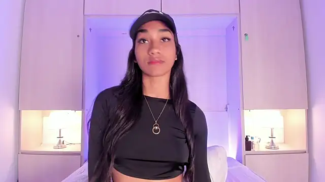 AnahiCollins online show from 10-30-25, 11:44